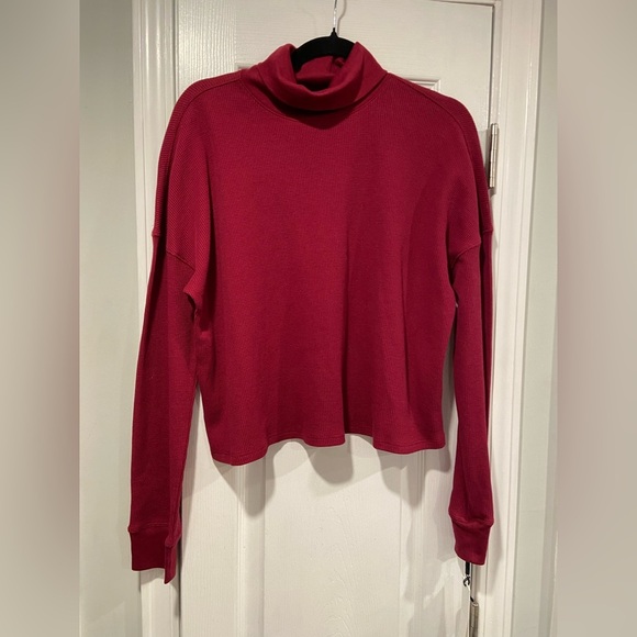 NWT Calvin Klein Performance Dark Red Long Sleeve Waffle Knit Turtleneck Size L - Picture 1 of 12